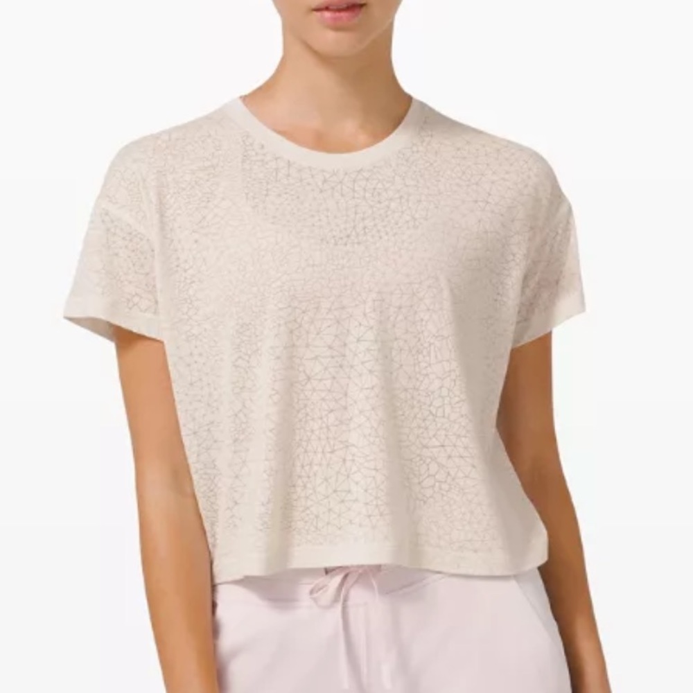Cates Veil Tee size 8 Lululemon Bone White